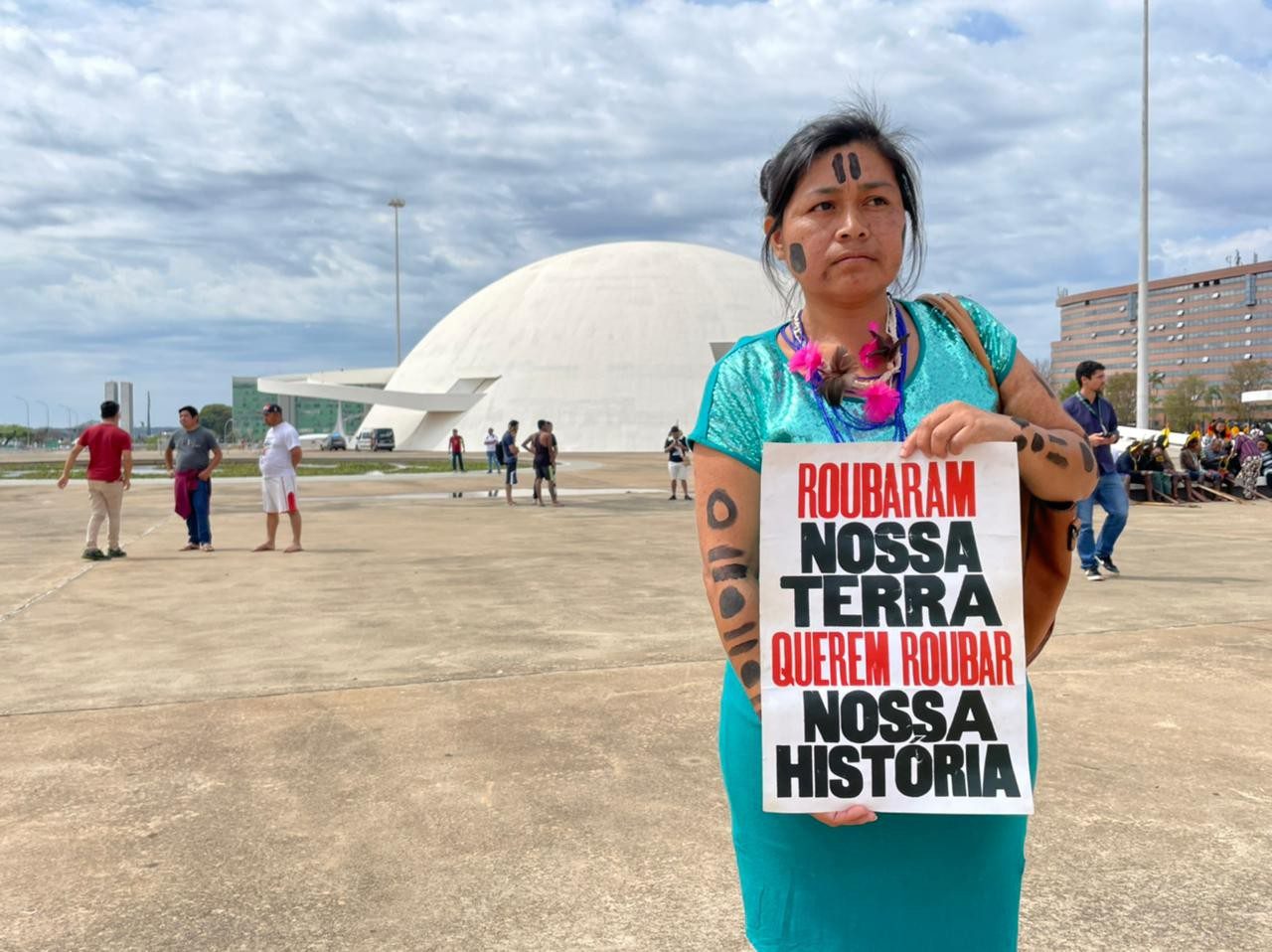 ‘Queremos futuro melhor para nossos filhos’: indígenas se mobilizam contra Marco Temporal, em Brasília