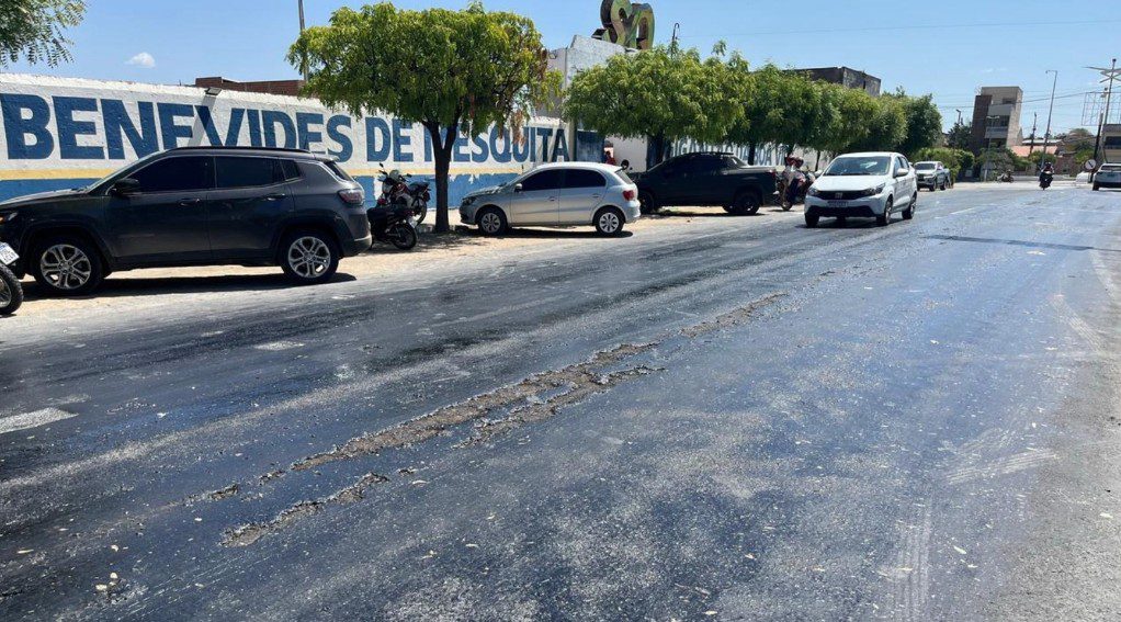 Calor derrete até o asfalto em cidade no Ceará; fotos