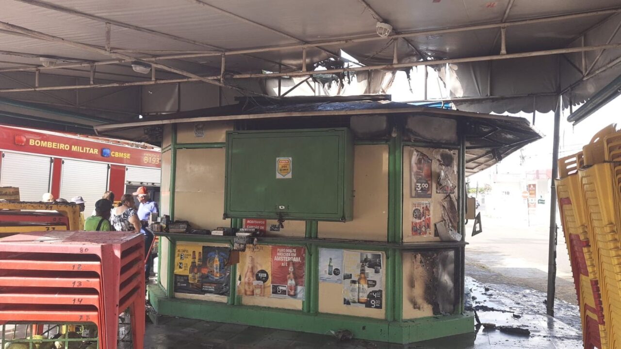 Princípio de incêndio é registrado em quiosque em Aracaju; sobrecarga em fiação pode ter causado chamas