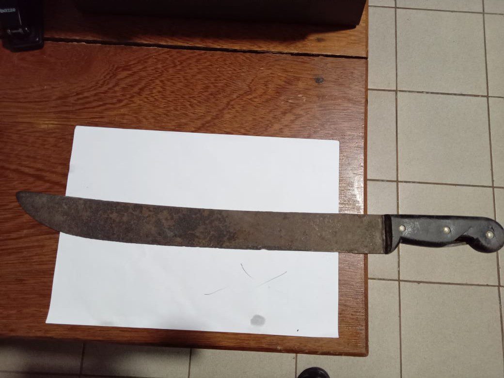 Homem ataca a golpes de facão esposa e enteada de 11 anos no Sul de RR