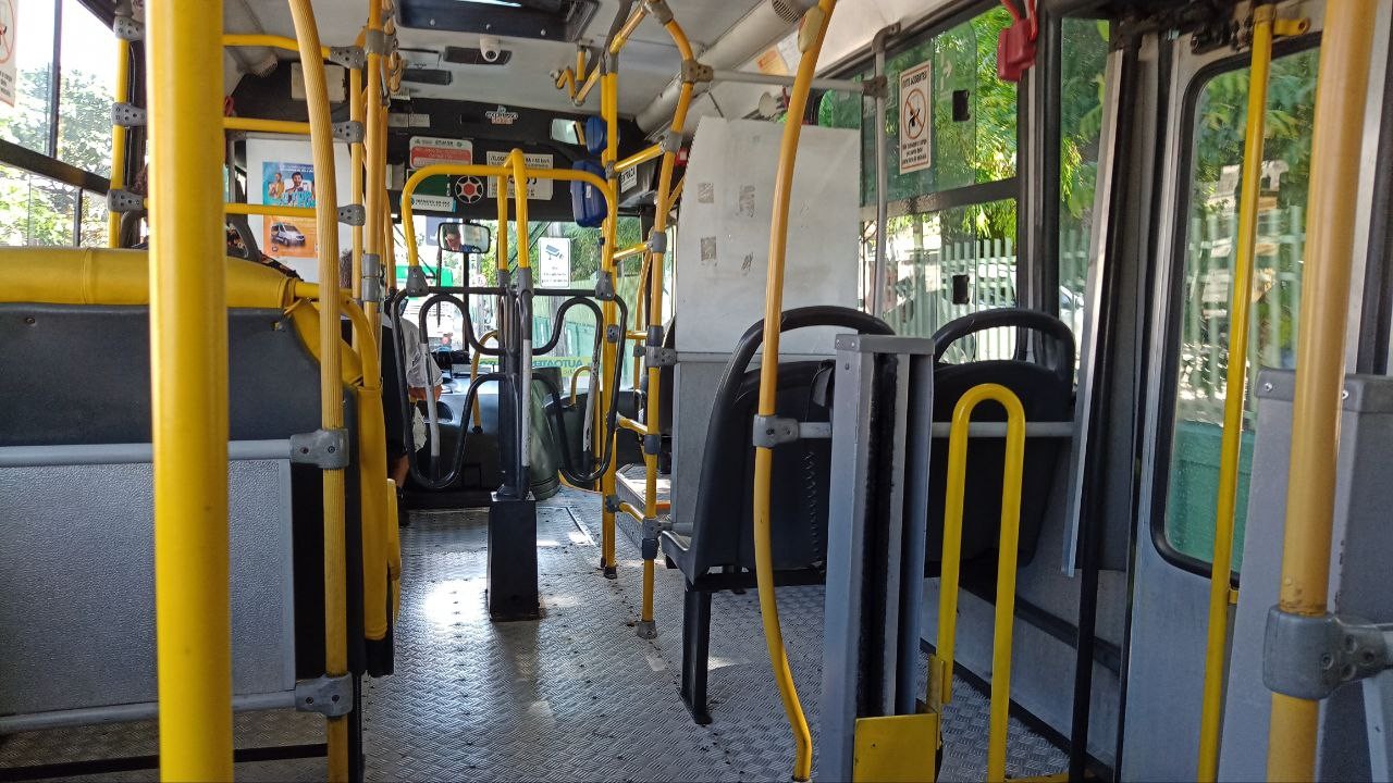 Catracas duplas vão ser removidas dos ônibus de Fortaleza, diz prefeito